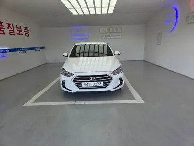 Hyundai Avante · 2017 год
