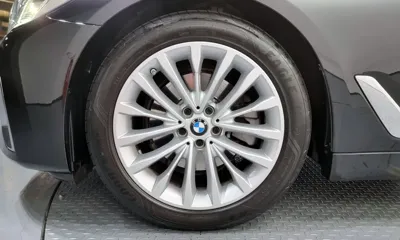 BMW 5-Series 2023, 39022 км, за 26362.73 USD