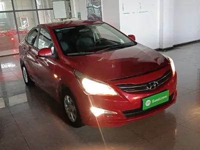 Hyundai Verna 2014, 136500 км, за 1812.31 USD