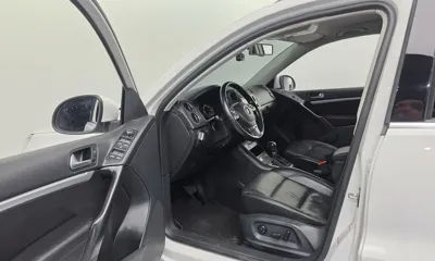 Volkswagen Tiguan 2013, 118141 км, за 4529.34 USD - фото 11