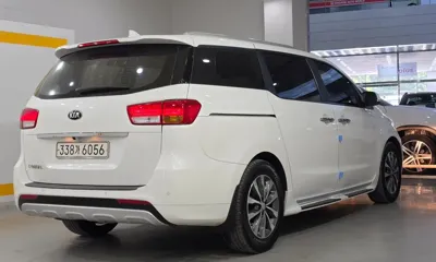 Kia Canival 2016, 252532 км, за 4957.7 USD