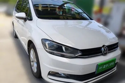 Volkswagen Touran 2018, 119600 км, за 11020 USD