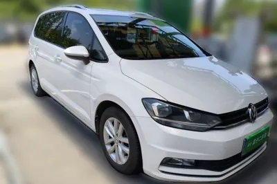 Volkswagen Touran 2018, 119600 км, за 11020 USD