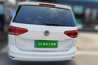 Volkswagen Touran 2018, 119600 км, за 11020 USD