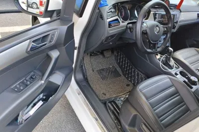 Volkswagen Touran 2018, 119600 км, за 11020 USD - фото 19