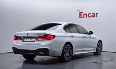 BMW 5-Series 2018, 102985 км, за 17120.58 USD