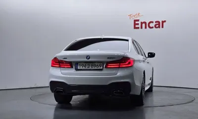 BMW 5-Series 2018, 102985 км, за 17120.58 USD
