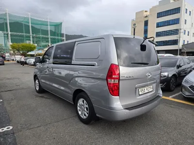 Hyundai Starex 2012, 61176 км, за 5732.9 USD