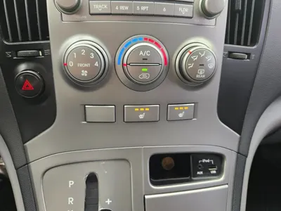 Hyundai Starex 2012, 61176 км, за 5730.28 USD - фото 10