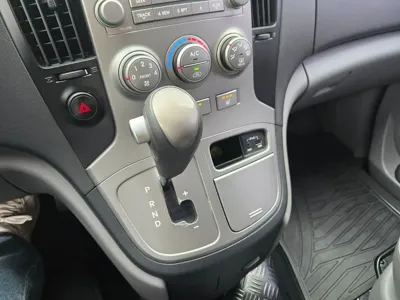 Hyundai Starex 2012, 61176 км, за 5730.28 USD - фото 11