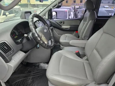 Hyundai Starex 2012, 61176 км, за 5730.28 USD - фото 13