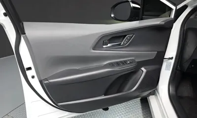 Toyota Prius 2024, 33077 км, за 22325.78 USD - фото 24