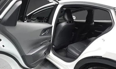 Toyota Prius 2024, 33077 км, за 22325.78 USD - фото 26
