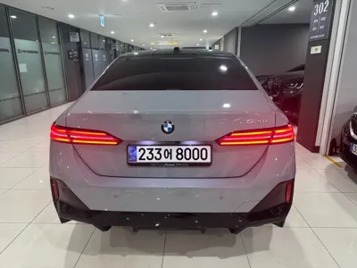 BMW 5-Series 2024, 26635 км, за 40764.08 USD