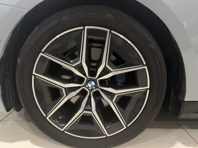 BMW 5-Series 2024, 26635 км, за 40764.08 USD