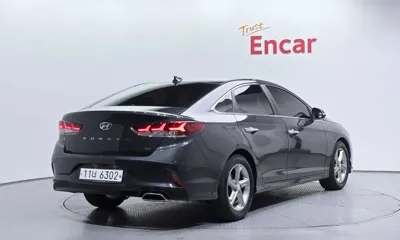 Hyundai Sonata 2018, 72399 км, за 8923.86 USD