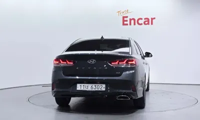 Hyundai Sonata 2018, 72399 км, за 8923.86 USD
