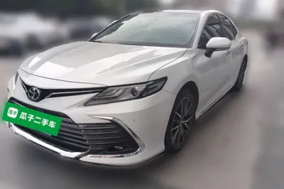 Toyota Camry · 2023 год