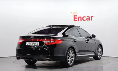 Hyundai Grandeur 2016, 163950 км, за 4951.09 USD