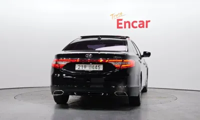 Hyundai Grandeur 2016, 163950 км, за 4951.09 USD