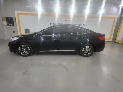 Hyundai Grandeur 2014, 260170 км, за 2756.99 USD