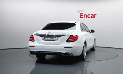 Mercedes-Benz E-Class 2017, 92617 км, за 12893.14 USD