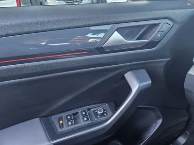Volkswagen T-Roc 2021, 68212 км, за 13874.94 USD - фото 12