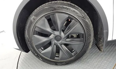Tesla Model Y 2024, 41092 км, за 29253.06 USD