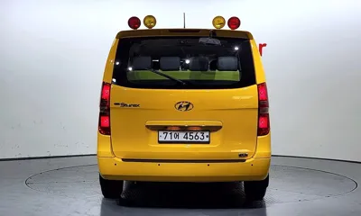 Hyundai Starex 2018, 61733 км, за 12283.23 USD
