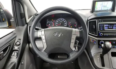 Hyundai Starex 2018, 61733 км, за 12283.23 USD - фото 13