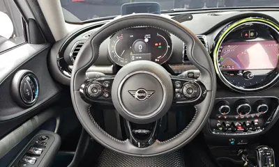 MINI Clubman 2021, 63165 км, за 17109.04 USD - фото 13