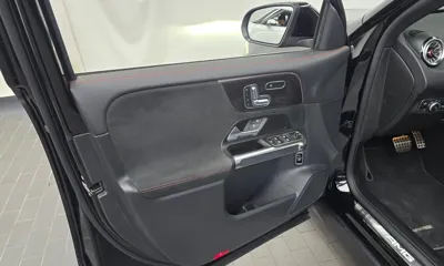 Mercedes-Benz GLB-Class 2021, 59582 км, за 22909.28 USD - фото 24