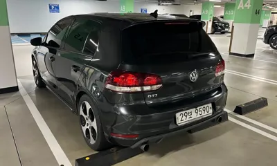Volkswagen Golf 2010, 320000 км, за 6498.62 USD