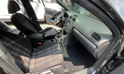 Volkswagen Golf 2010, 320000 км, за 6498.62 USD