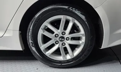 Kia K5 2011, 191192 км, за 1903.64 USD