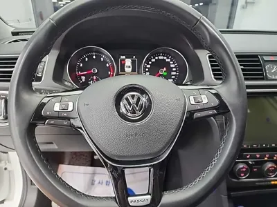 Volkswagen Passat 2018, 84822 км, за 7023.76 USD - фото 9