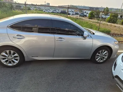 Lexus ES 2015, 126654 км, за 10699.75 USD - фото 6