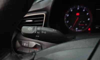 Hyundai Veloster 2018, 86597 км, за 8347.9 USD - фото 19