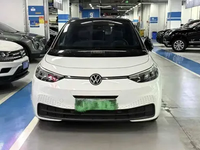 Volkswagen ID.3 2025, 14000 км, за 11652.21 USD