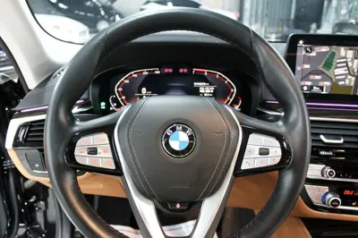 BMW 5-Series 2022, 63200 км, за 22622.37 USD - фото 13