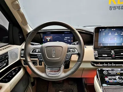 Lincoln Navigator 2021, 7066 км, за 45293.42 USD - фото 10