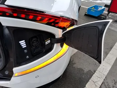 Kia EV6 2023, 85125 км, за 9137.46 USD - фото 17