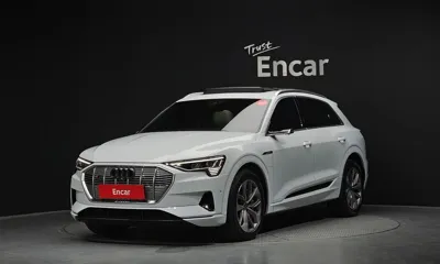 Audi e-tron · 2023 год