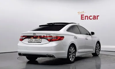Hyundai Grandeur 2016, 161815 км, за 4238.41 USD