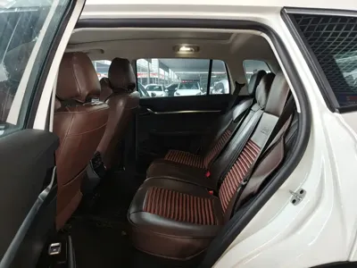 Roewe RX5 Max 2023, 41600 км, за 8563.7 USD - фото 17