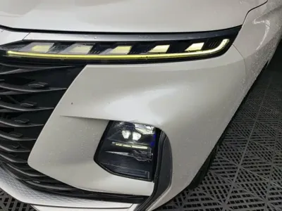Roewe RX5 Max 2023, 41600 км, за 8563.7 USD - фото 24