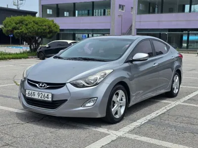 Hyundai Avante · 2013 год