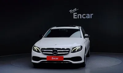 Mercedes-Benz E-Class 2018, 121097 км, за 10181.29 USD
