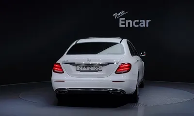 Mercedes-Benz E-Class 2018, 121097 км, за 10181.29 USD