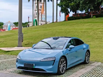智界 Zhijie S7 · 2025 год